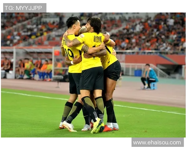 鲁能与恒大激战正酣当前比分揭晓引发球迷热议 鲁能与恒大激战正酣当前比分揭晓引发球迷热议