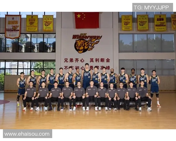 今晚CBA联赛上海队迎战广东队期待精彩对决与球迷热情助威 今晚CBA联赛上海队迎战广东队期待精彩对决与球迷热情助威